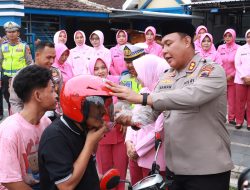 Polres Blora Berbagi di Bulan Ramadhan, Bagikan Takjil hingga Helm Gratis