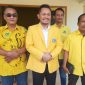 Tengah : Ketua DPD Golkar Blora, Siswanto.